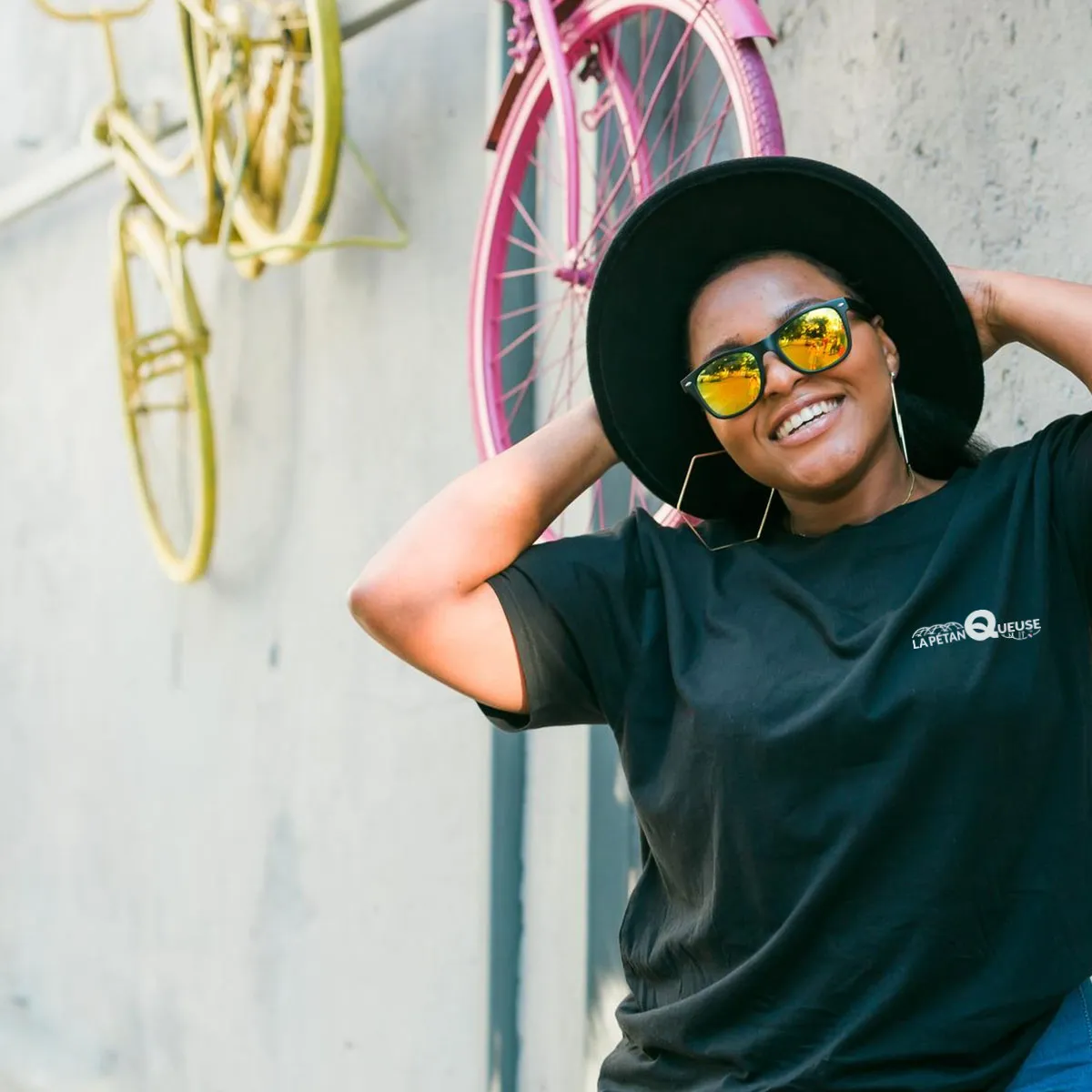 4-femme-tshirt-noir-coeur-la-petanqueuse femme-tshirt-noir-coeur-la-petanqueuse